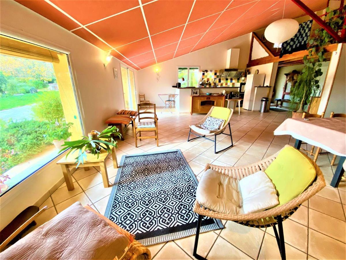 Gite De Groupe 15 A 19P, Parc, Salle De Reception - Chambres D'Hotes En Semaine 贝尔格新城 外观 照片