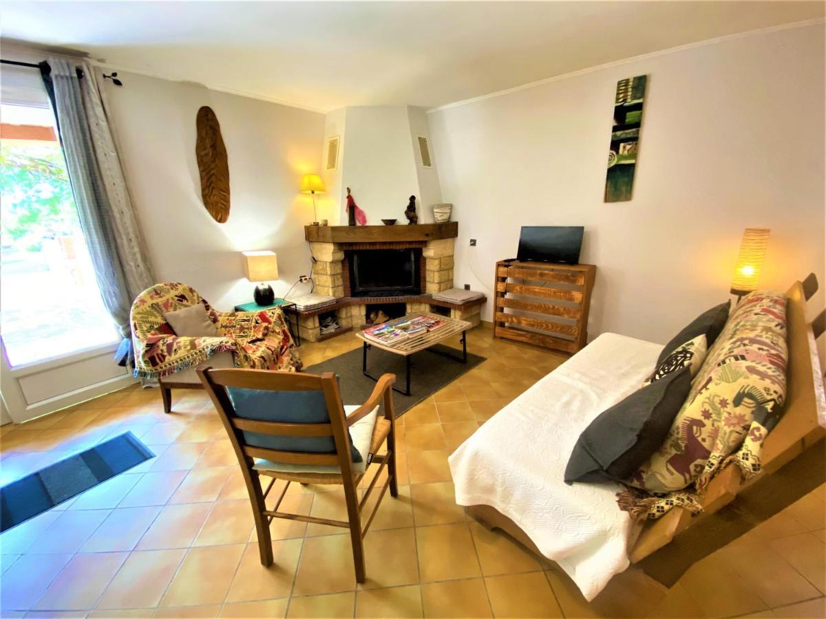 Gite De Groupe 15 A 19P, Parc, Salle De Reception - Chambres D'Hotes En Semaine 贝尔格新城 外观 照片